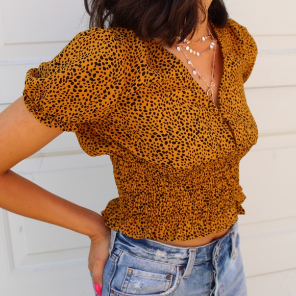 Tops - 🚨//The Sunny// Yellow Crop top
